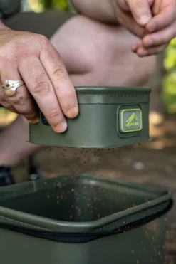 Korum EVA Solid Bait Station Aastas 8L (Incl. 2 Trays)