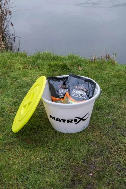 Matrix Groundbait Bucket & Lid (17L)