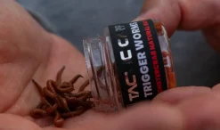 Tactic Carp Trigger Worms Natural Baits (30ml)