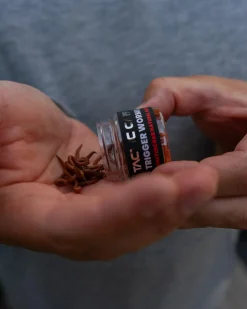 Tactic Carp Trigger Worms Natural Baits (30ml)