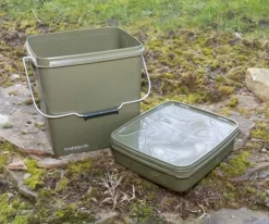 Trakker Olive Square Container 13L met Tray